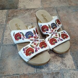 Alegria Linn Embroidered Flower Leather Sandals Size 39 (9)